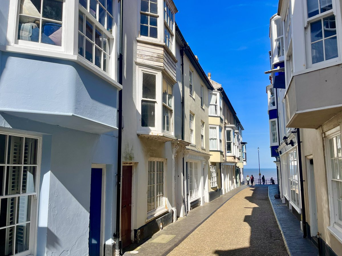 TractorWalking's tweet image. Lovely Easter Monday weather in Cromer today… @WeatherAisling @ChrisPage90 @StormHour @metoffice #loveukweather #Cromer #Norfolk