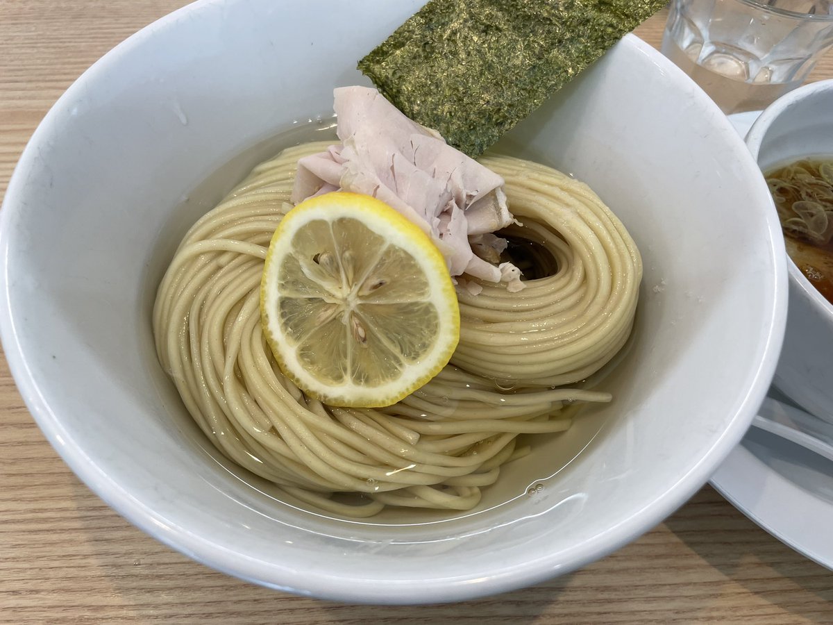 junpeitea's tweet photo. ASHITAMO RAMENへ。初訪問。
麺が特に美味しかったですね✨
#ASHITAMORAMEN
#昆布水つけ麺醤油
#栃木のラーメン
#ラーメン https://t.co/Tce4J4j8P7
