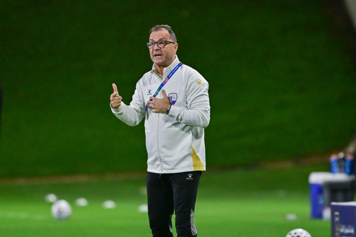 عاجل..
الظفرة يُقيل مدربه المونتنيجري زيليكو بتروفيتش على أن يتم الإعلان عن الجهاز الفني الجديد خلال الساعات المقبلة