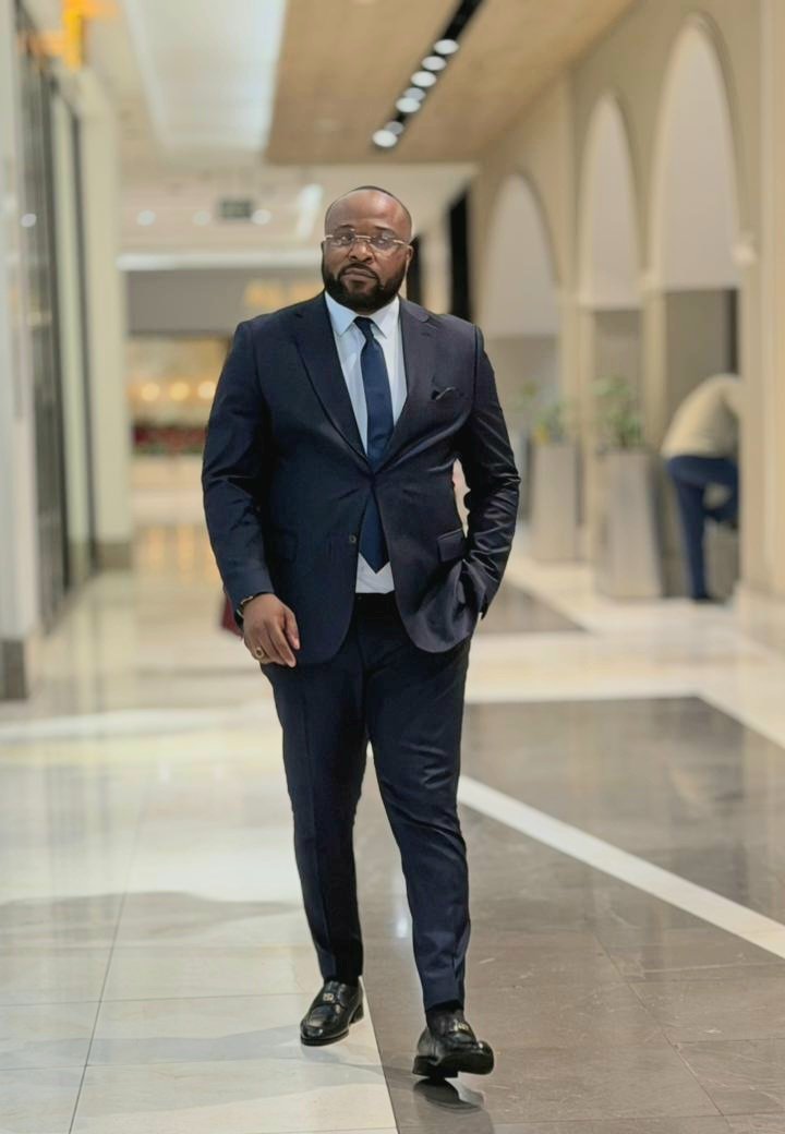 « Né seul, tu mourras seul . Appuie-toi sur toi-même et sur ceux qui te considèrent , car la vie est trop courte pour poursuivre l’estime des multitudes. »: BRM