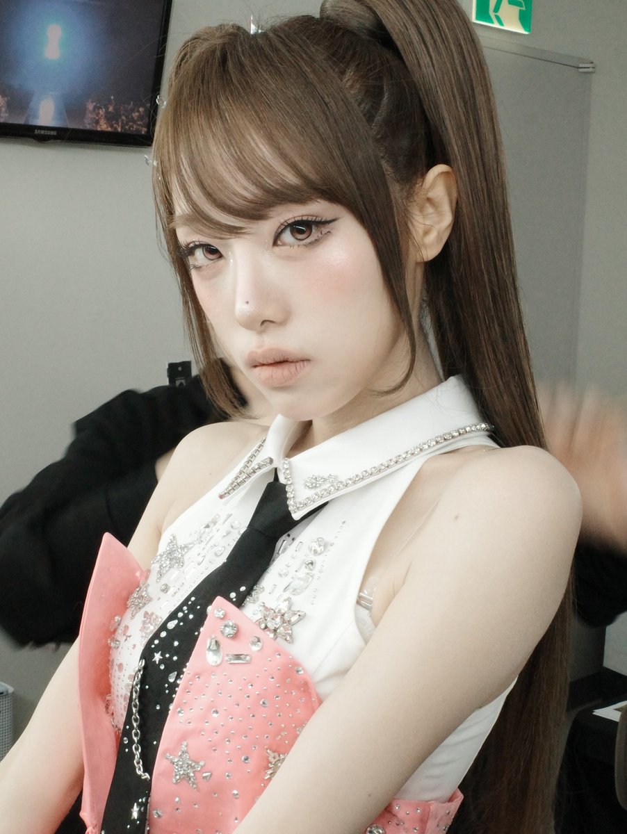 choi yena pics tweet media