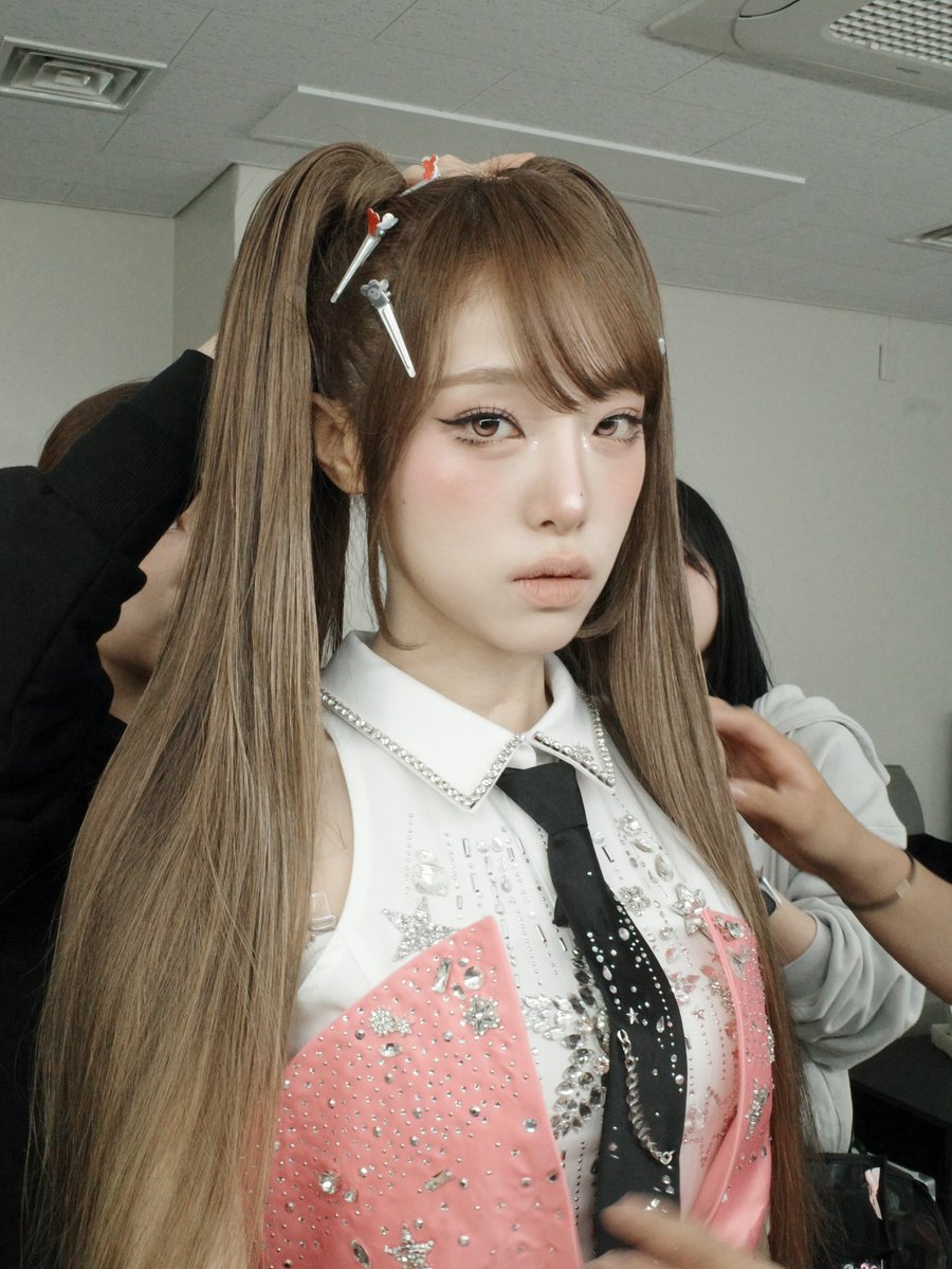 choi yena pics tweet media