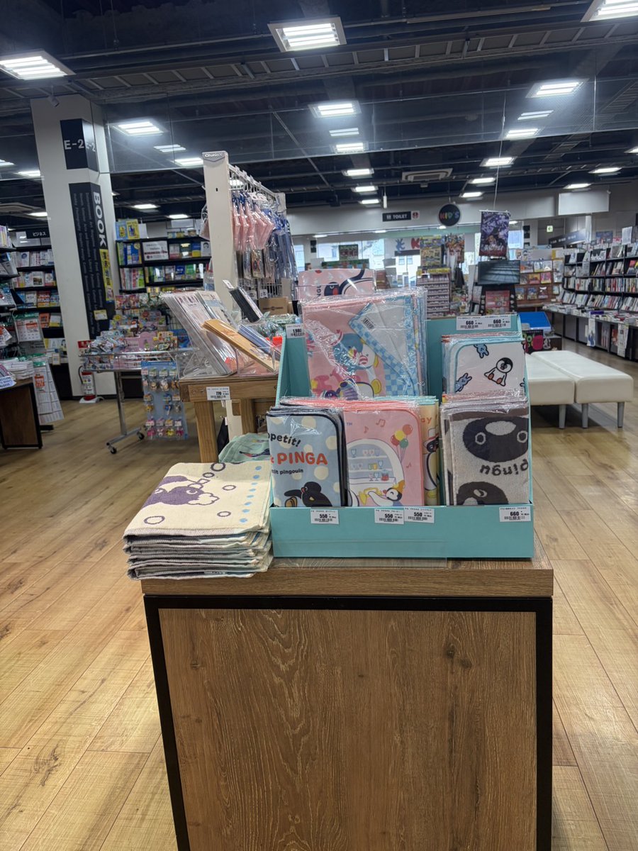 pingu_jpn's tweet image. PINGU™ POP UP STORE 📍TSUTAYA 天草店で開催中‼🎉

“毎日の暮らし”で使える便利でかわいいピングーグッズが揃った『PINGU™ POP UP STORE』を是非お楽しみください💐👀

※在庫状況は店舗までご確認下さい。

🐧開催情報
★TSUTAYA 天草店
4月3日（金）～5月10日（日）