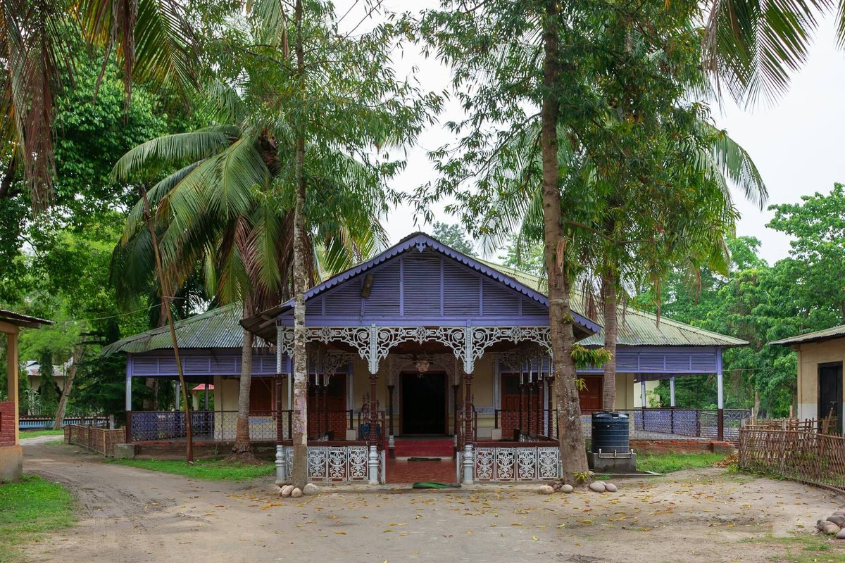 tourgenuity's tweet image. Best monsoon destinations

• Coorg → coffee hills + mist
• Mandu → ruins in greenery
• Majuli → river island culture
• Hampi → green landscapes + temples

👉 Rain = beauty (if you pick right places) 

#AdventureTravel #tourgenuity