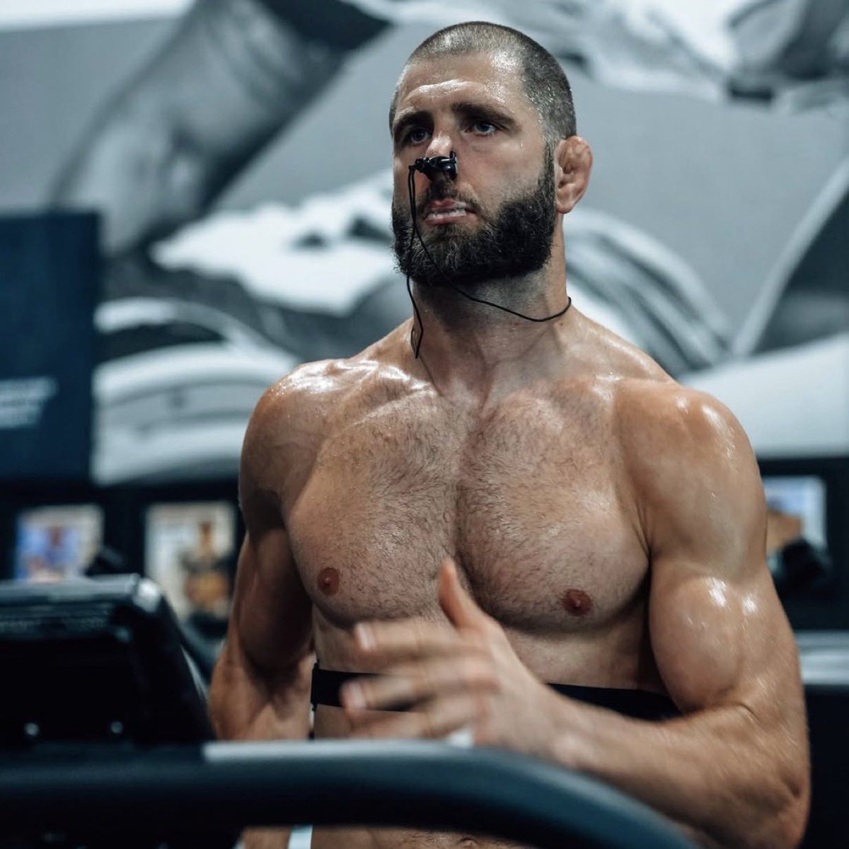 Kırmızı Köşe tweet media