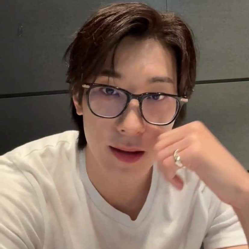 ⭑.ᐟ cher tweet media