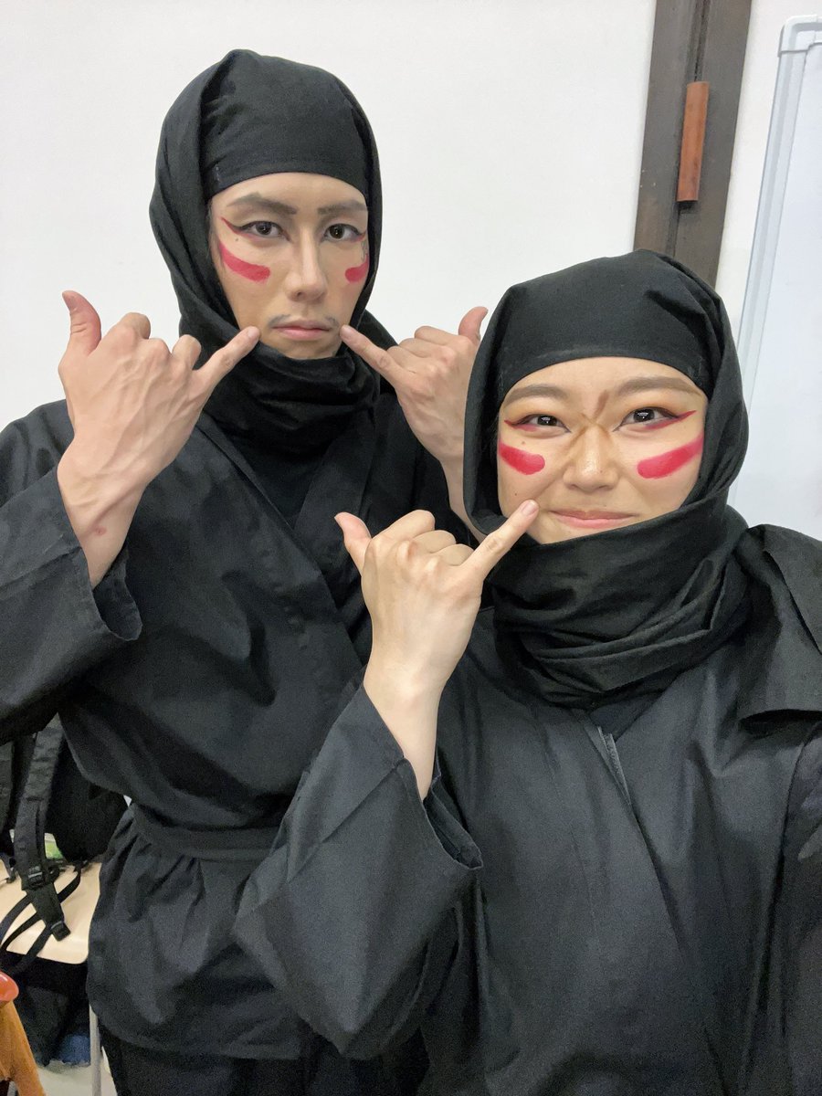 今日は猿丸とacreさん忍者とお写真撮って頂きました📸

今回のメイクは真白さんにアドバイスを貰いながら完成しました💄

acreさんのメイクは日によって変わります🤭
今回は…髭が…🥸
急に見せるのだけはやめて下さい😅

#城劇 #猿丸 #幻魔党忍者