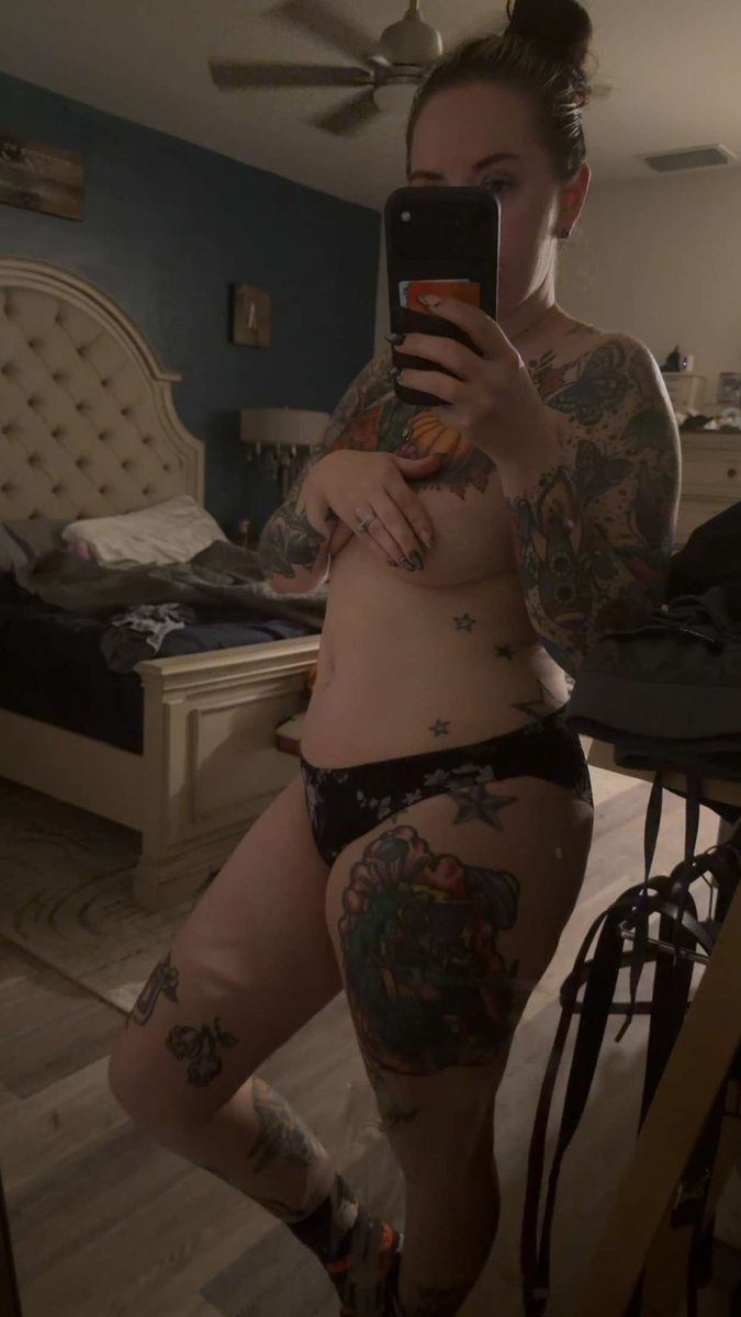 mrsnotfunny tweet media