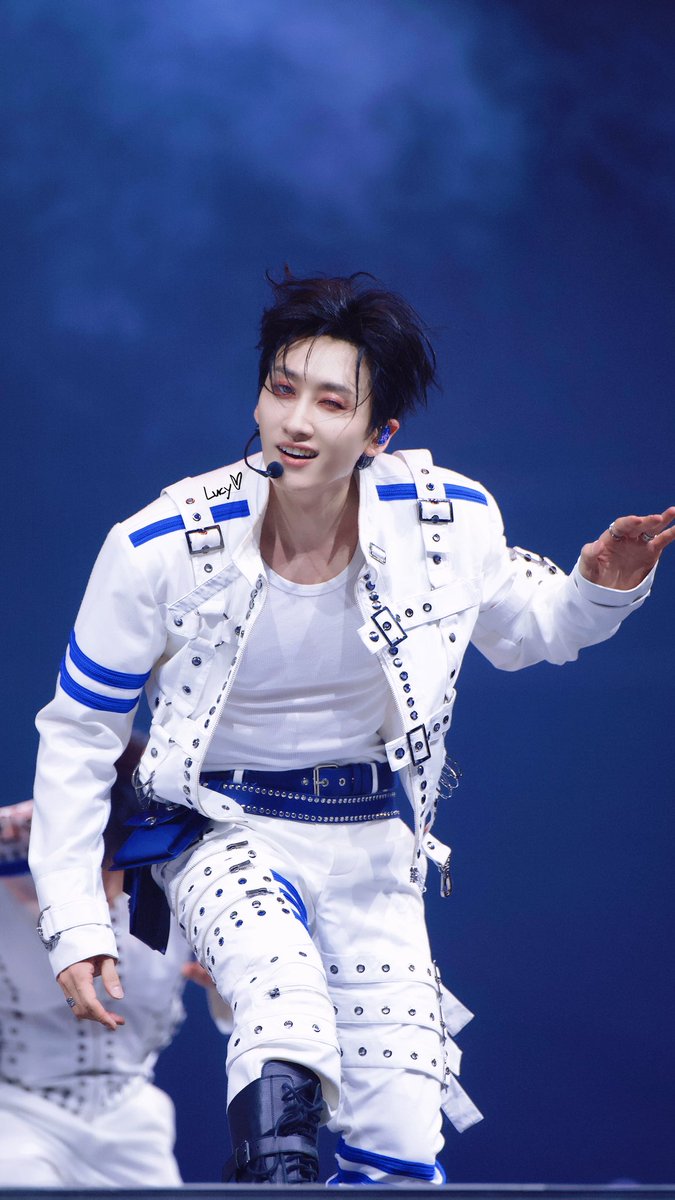 露西西嘻嘻-Lucy tweet media