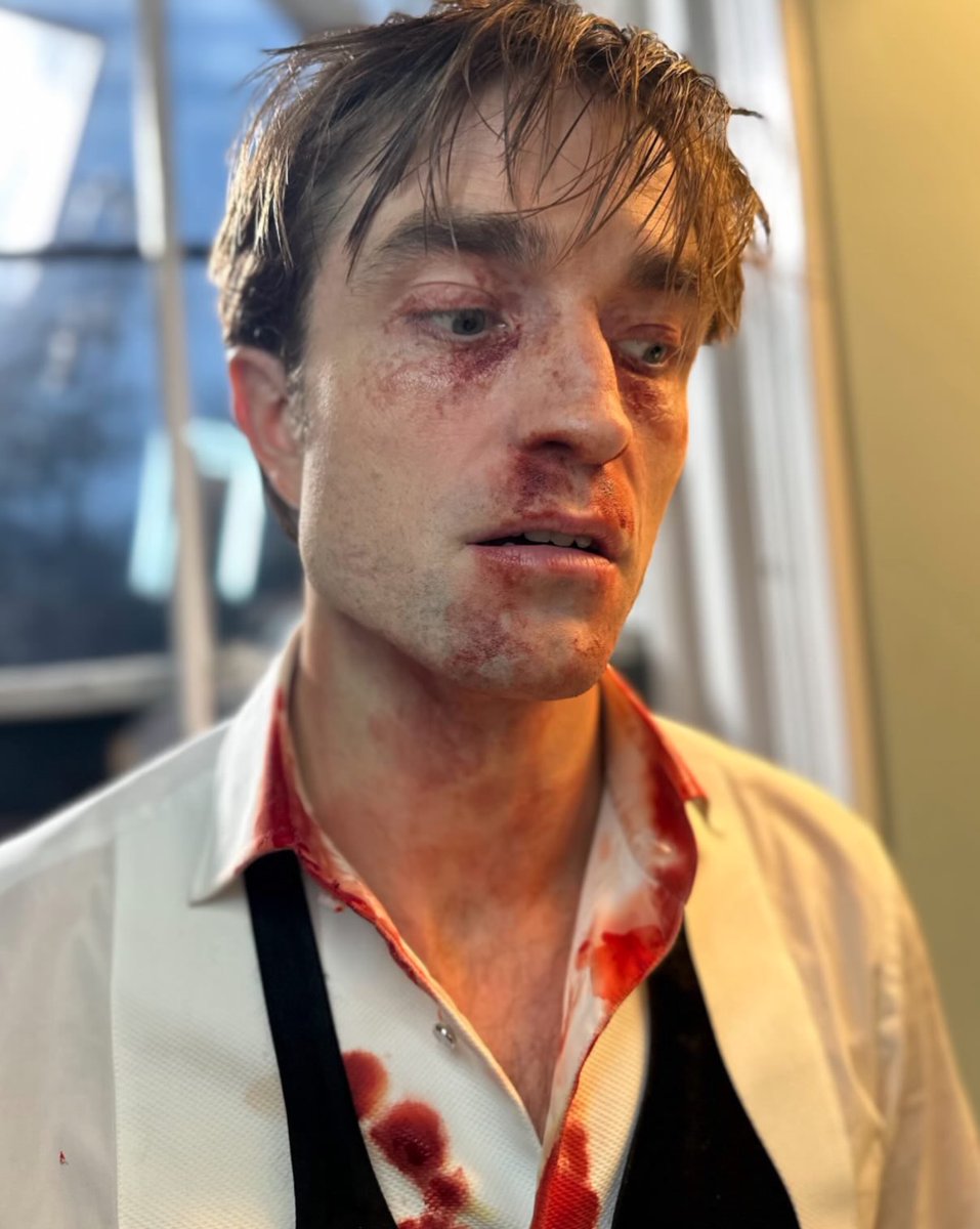 Life is pain au chocolat tweet media