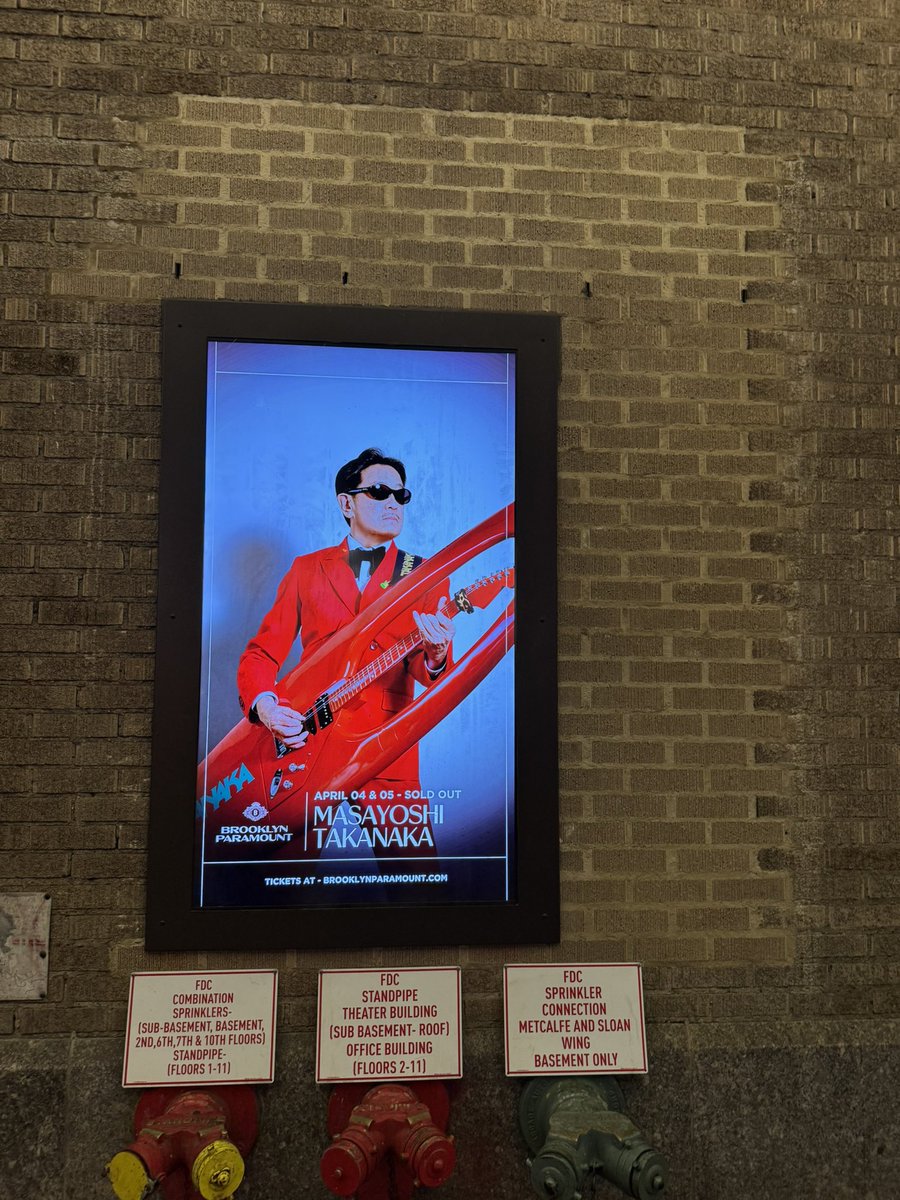 bangupi's tweet image. After Boston, a miracle in NYC! Saw Masayoshi Takanaka at Brooklyn Paramount on my day off.
Got to greet the band, staff, and Takanaka-san. The groove was truly divine, a god-tier performance!
An unforgettable night in NYC. 🎸🔥
#MasayoshiTakanaka #NYC #Groove