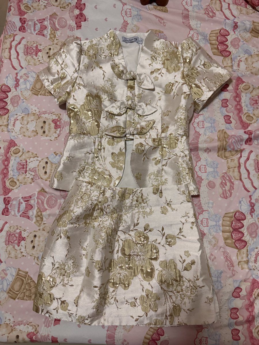 ส่งต่อเสื้อผ้ามือ 2 ของเค้าเอง🫶🏻🛍️ tweet media