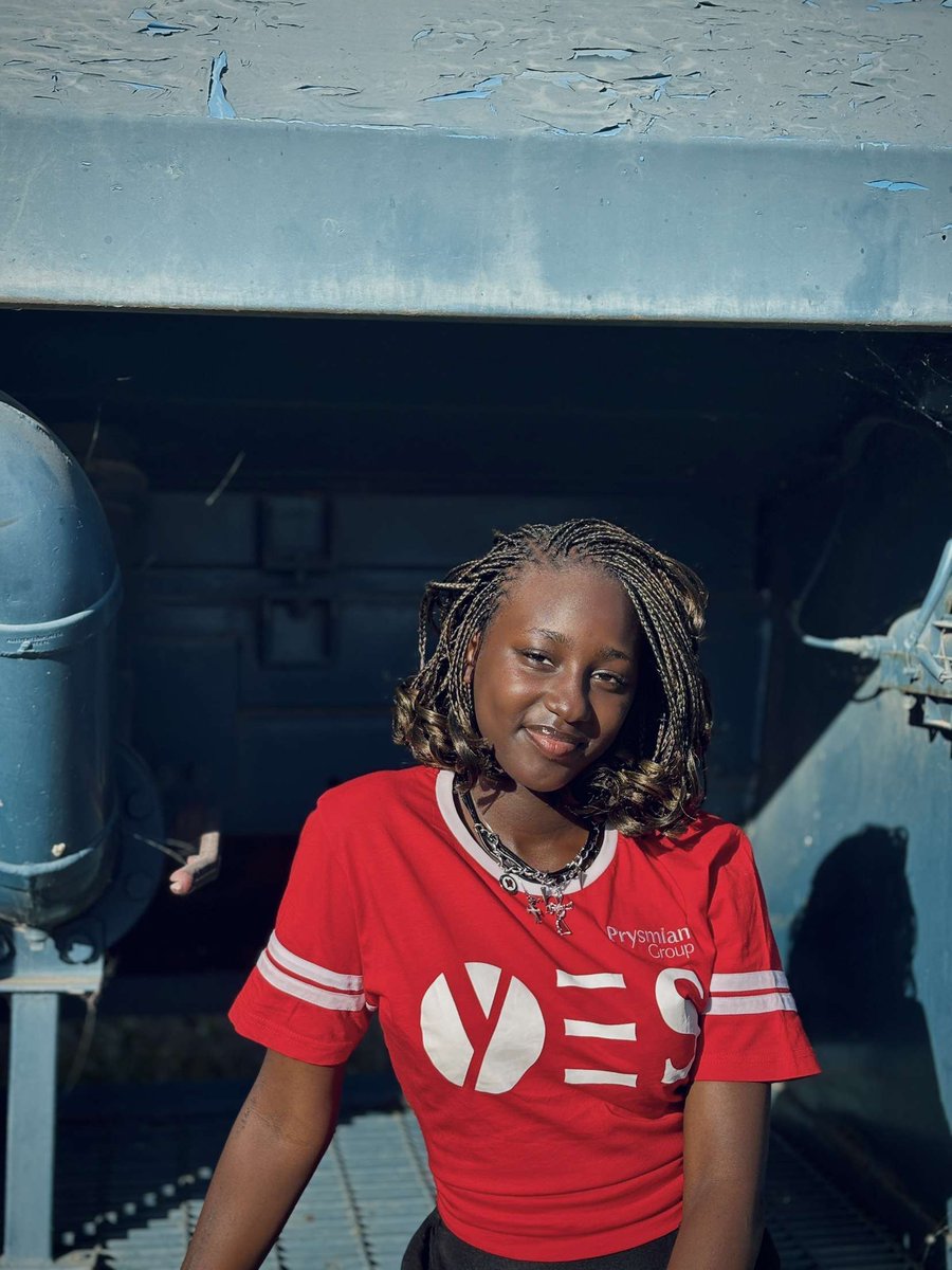 Claire 💙 tweet media