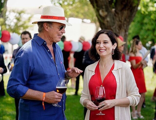 Ayuso, la promotora de Madrilucía, llama "cateto" trasladar el cuadro del Gernika a Euskal Herria.