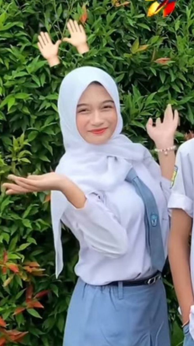 baddliesz's tweet photo. kalau ditanya umur pun aku masih jawab 18 tahun (ingetnya🤗) https://t.co/gH3jmumfcZ