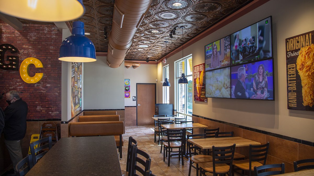 PalomarModular's tweet photo. Palomar worked with Golden Chick to produce their new restaurant in Saginaw, Texas quickly and efficiently. See more https://t.co/8xGCRth83p https://t.co/PQguGks9up