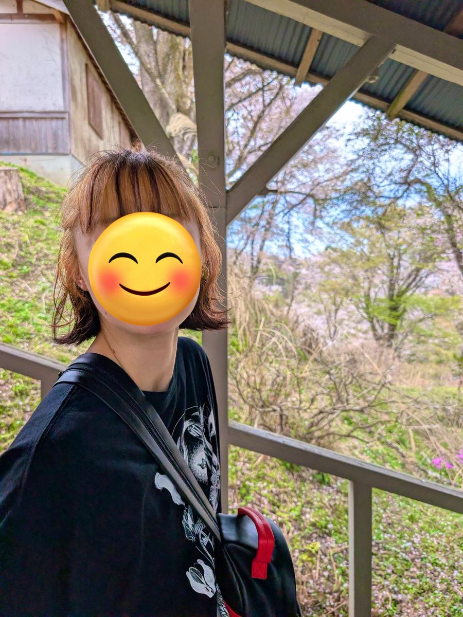 そういえば毛を20㌢近くセルフカット&amp;セルフカラーしたの！！！めっちゃうまく切れたからわたし本当はすごく器用なのかもしれない！！！カラー失敗したけど！！！治安良女から治安悪女に戻りました！！！宜しくお願いしま〜〜〜す🥹