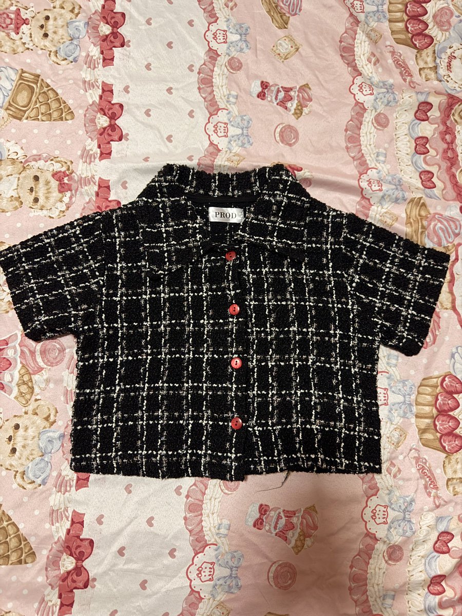 ส่งต่อเสื้อผ้ามือ 2 ของเค้าเอง🫶🏻🛍️ tweet media