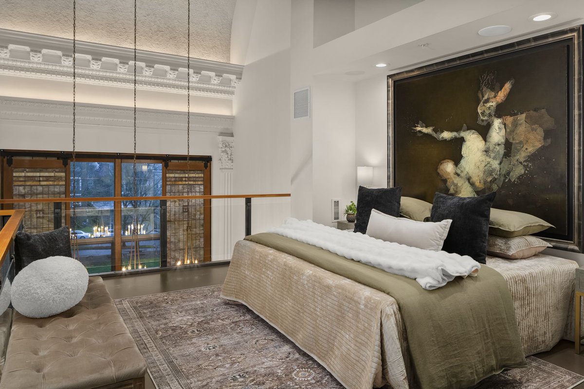 Zillow Gone Wild 🏡 tweet media