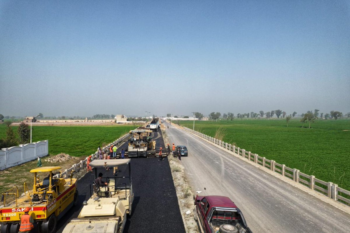 cwdpunjab's tweet photo. #سڑکیں_بحال_پنجاب_خوشحال
Under Chief Minister Punjab @MaryamNSharif Roads Restoration Program, 𝐑𝐞𝐡𝐚𝐛𝐢𝐥𝐢𝐭𝐚𝐭𝐢𝐨𝐧 𝐨𝐟 𝐍𝐚𝐫𝐨𝐰𝐚𝐥-𝐌𝐮𝐫𝐢𝐝𝐤𝐞 𝐑𝐨𝐚𝐝 in District #sheikhupura
#RoadRestorationProgram #BuildingPunjab #BetterRoads #RoadsDevelopment #DevelopingPunjab #PunjabProgress #Narowal #sheikhupura #Muridke
@SohaibBherthMPA