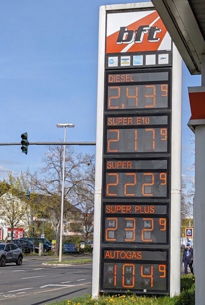 severin tatarczyk tweet media