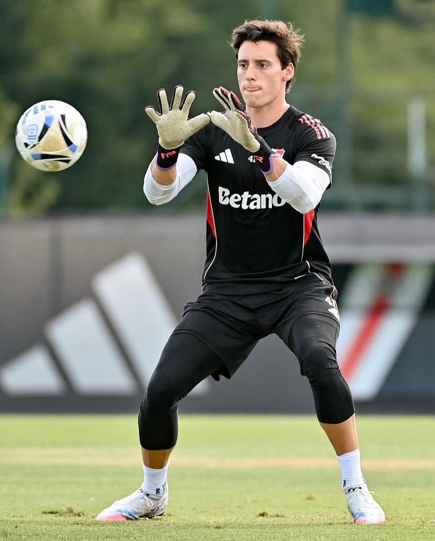 Lucho Castañares tweet media