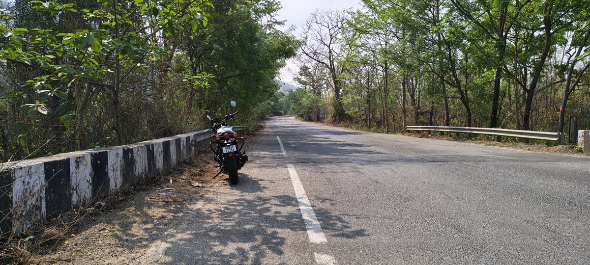 560+ km solo from #Bhubaneswar to #Sonepur (Subarnapur) on my Enfield — done &amp; dusted.
Some rides aren’t just about the distance… they’re about embracing the highway in its rawest, most unforgiving form. 🛣️🔥

#Odisha #NH57
