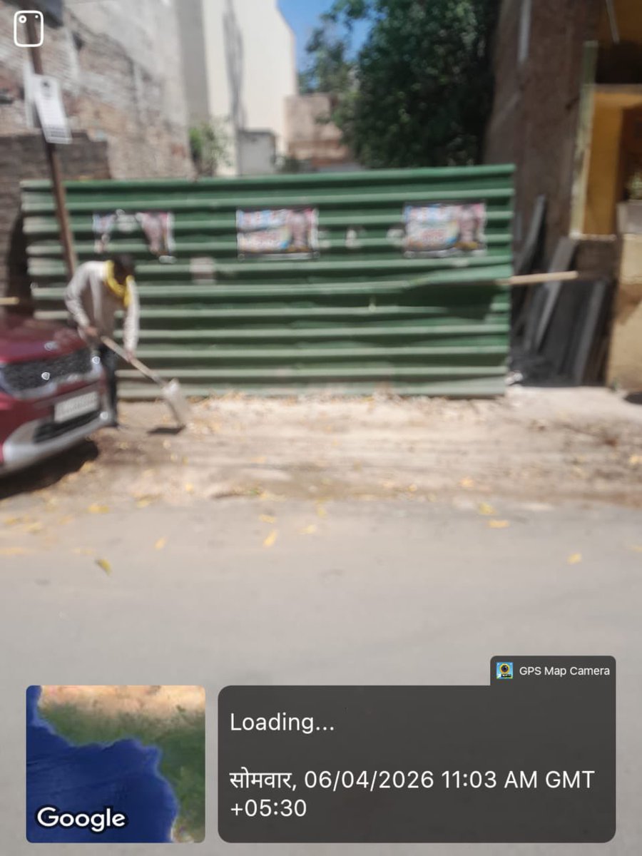 kbzdc's tweet image. To ensure cleaner surroundings and obstruction-free roads, Karolbagh Zone MCD teams were on duty today for malba removal.

🏗️ Total malba lifted: 55.7 MT on 6th April 2026.

Continuous efforts towards a debris-free &amp;amp; clean Delhi.

#MCDDelhi #CleanDelhi #PollutionControl