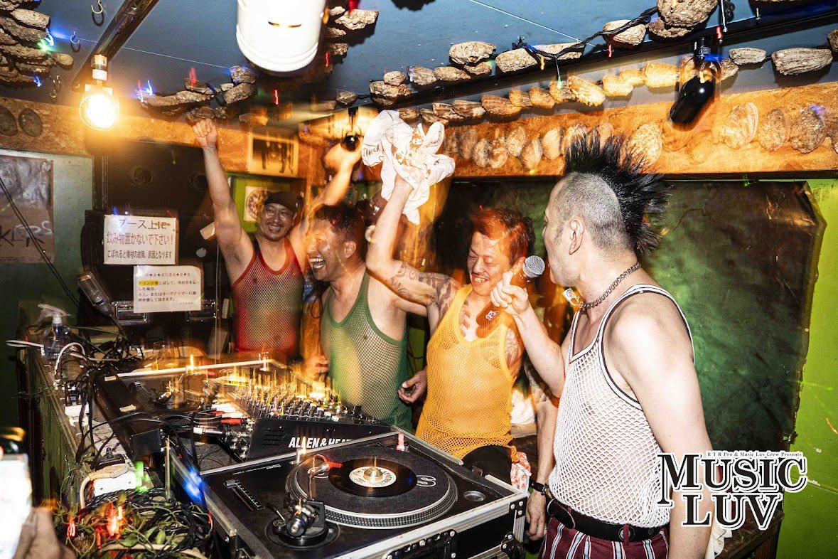 Shyne_Jap's tweet photo. 先週土曜日の
Music Luv
ありがとうございました🤝

J-Rexxx × Vinyl  最強に最高でした💥🎤
超一流のエンターテーナー
Big respect to @J_REXXX1986 @j_rexxxinfo 

Down Town もダブから45まで
尼のハーコーセレクション⚡️Baadd

ML Crewのマコちゃんとヤナギも、色んなもんが最高すぎる🤝ありがと https://t.co/rbNReIfBv0