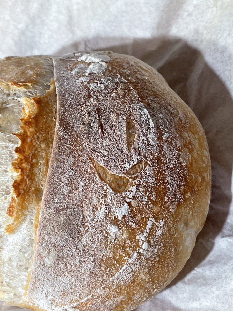 xdincaity's tweet photo. R.I.P to my sourdough starter 😔😢 you made some tasty loaves https://t.co/bFE0xW3YeD