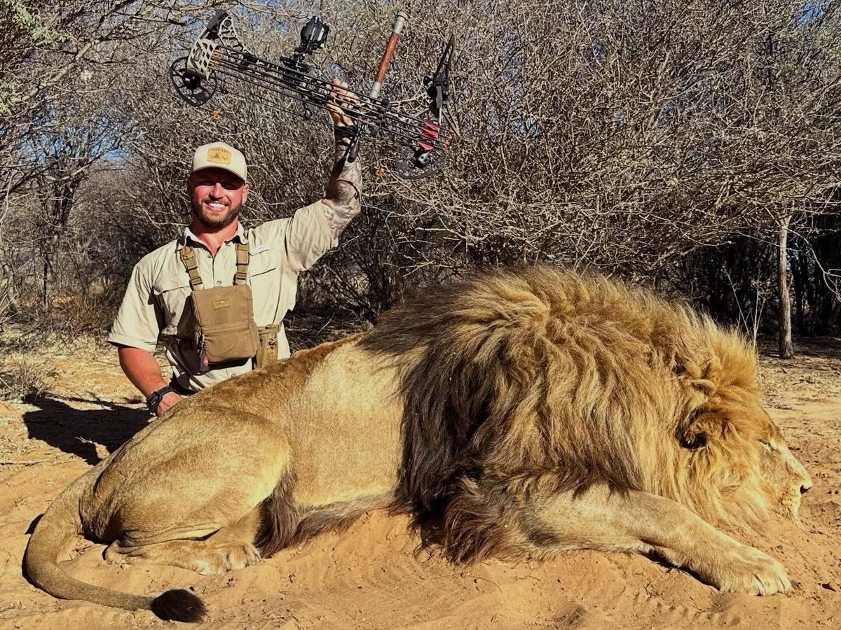 Xpose Trophy Hunting tweet media