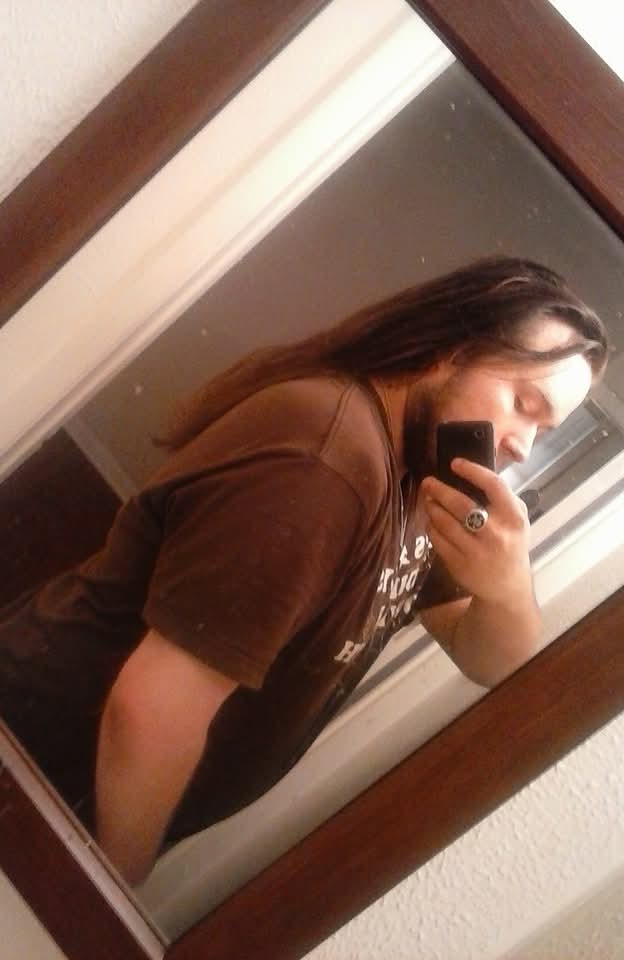 AngryArgonian's tweet photo. @lebsiankitten This was me at 240. I am now 290, but trying to go back down to that 240. I used to be an athlete so when I graduated I kept eating a lot of carbs but didn't work out anymore due to a work related injury. I became sedentary and gain a lot of weight since then. Trying my best. https://t.co/CvlY8zD3mA