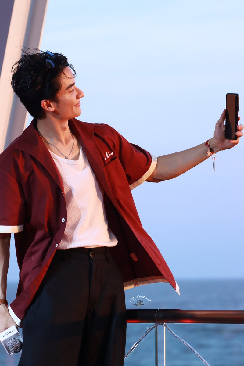 Sunset and U <a href="/Tawan_V/">เทย์ทาวาฬ</a> 
GET AWAY IN BANGPU X TAY TAWAN

#LOrealRevitalifiXTayTawan
#GetAwayInBangpuXTayTawan
#LOREALREVITALIFTXTAY
#Tawan_V