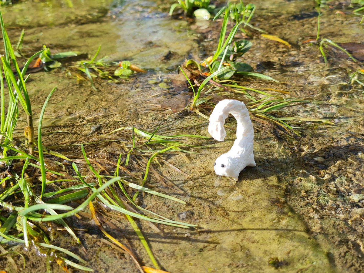 aliin_o7's tweet image. Still not home but at least I got to take brushbuddy on a nice walk by the river
HAPPY ANIME EVERYONE🍀