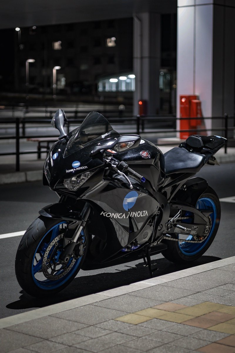 _msc100_'s tweet photo. かっこいいって言ってくれよ
📸→ @Os_Ba5103 
🏍️→ @_msc100_ 
#cbr1000rr #sc59 #honda #バイク好きと繋がりたい https://t.co/xFvN6dVMTo