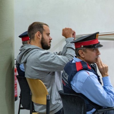 Accountable2019's tweet photo. 5 años y 2 meses secuestrado por rapear y tuitear.

España, Estado *democrático*, siglo XXI.

¡Libertad Pablo Hasél! https://t.co/Jv0qucQFDr