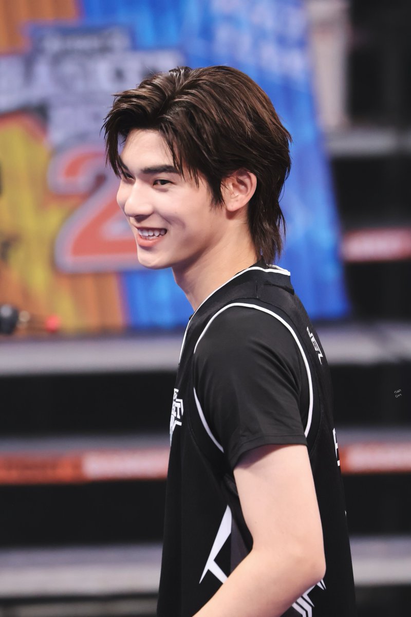 | ̶G̶R̶A̶V̶I̶T̶Y̶ ̶ | tweet media