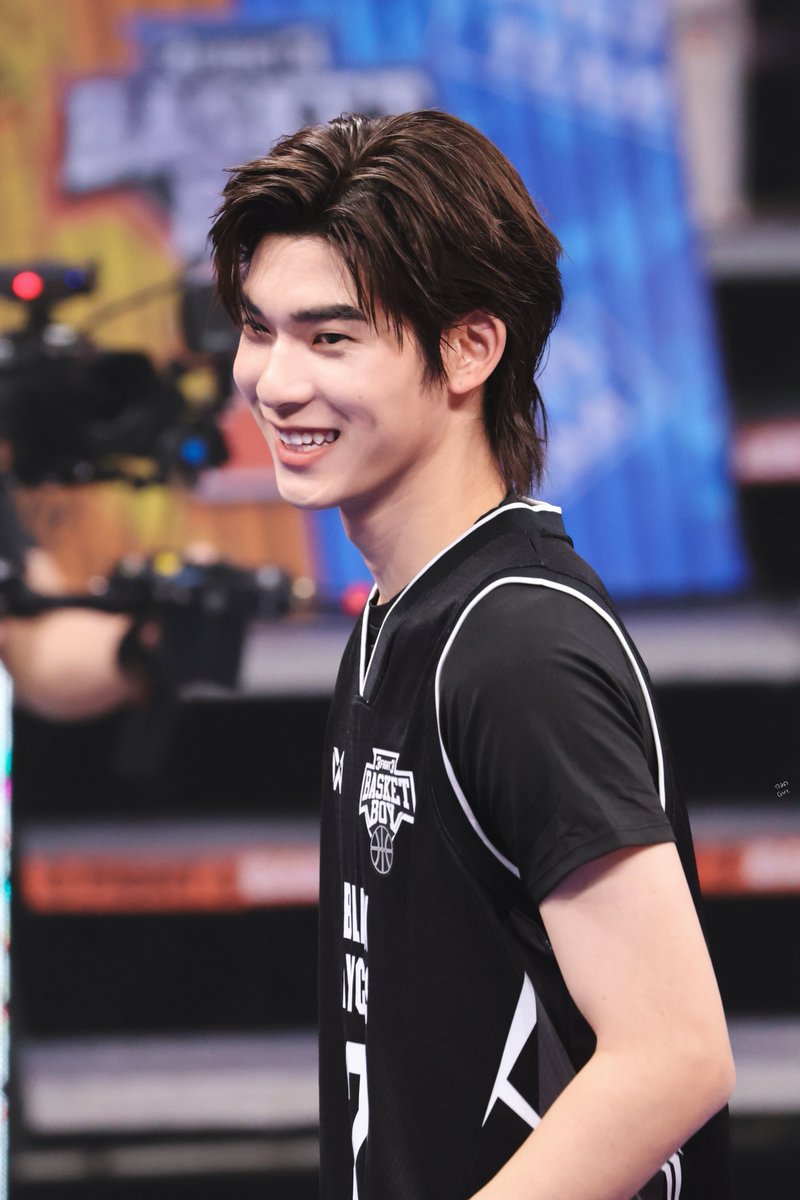 | ̶G̶R̶A̶V̶I̶T̶Y̶ ̶ | tweet media