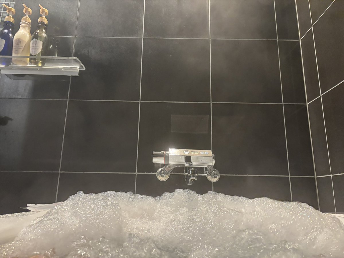 とらり tweet media