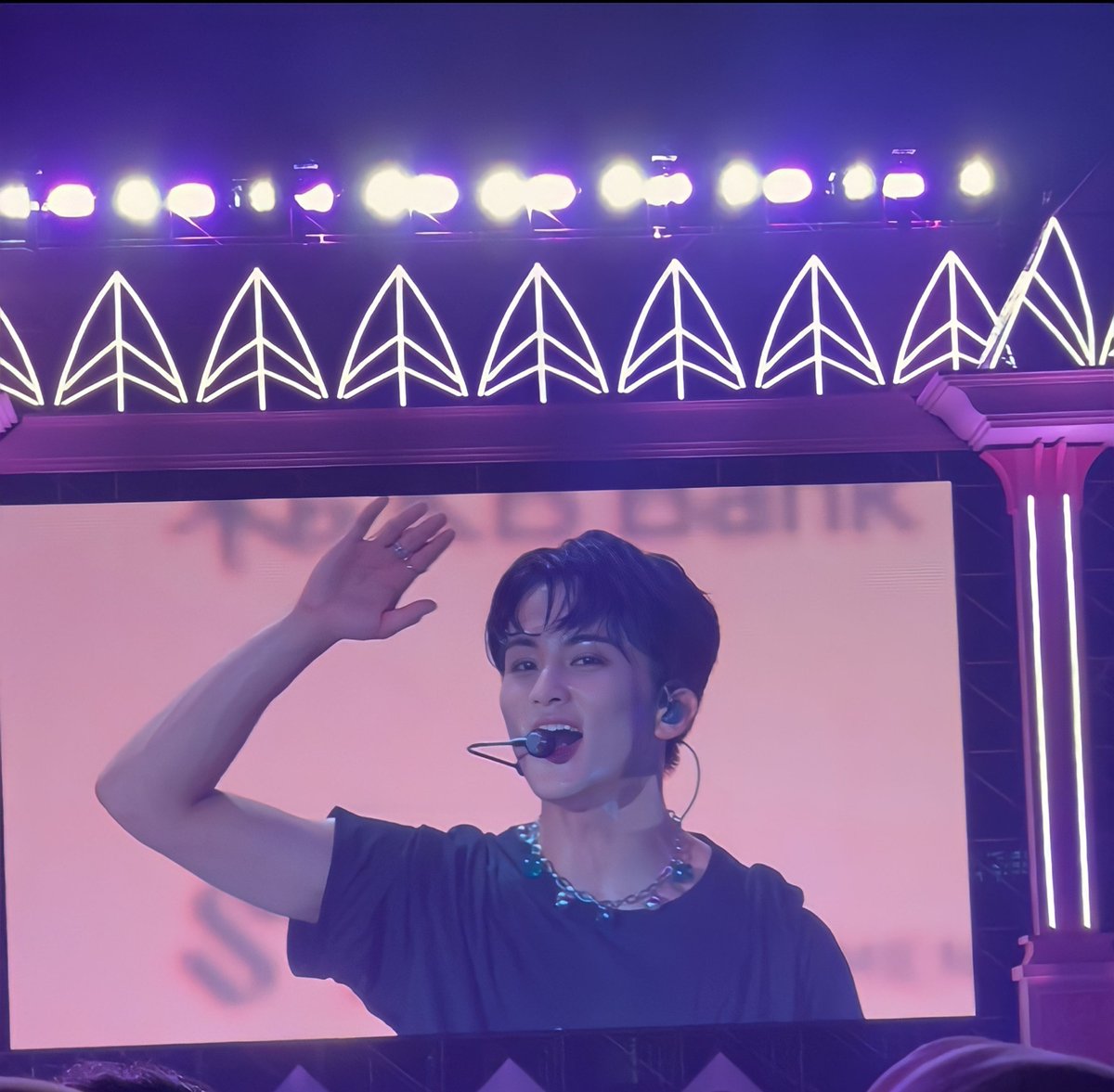 Aanasy13's tweet photo. Thank you very much Mark, let's meet again in a better version of you❤️

THANK YOU, MARK LEE BEST IDOL!
#MARK #마크 #NCTDREAM #NCT127 @NCTsmtown_DREAM @NCTsmtown_127 @NCTsmtown https://t.co/n7qh9YXaT7