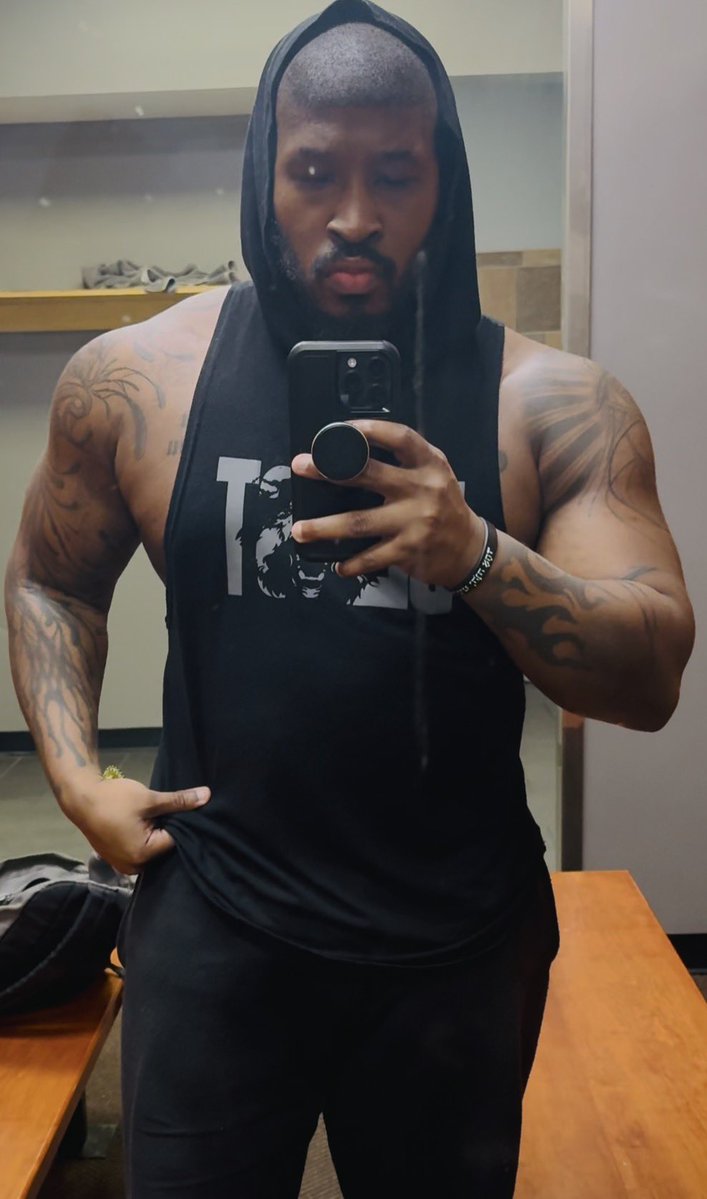 TheToonKn1ght tweet media