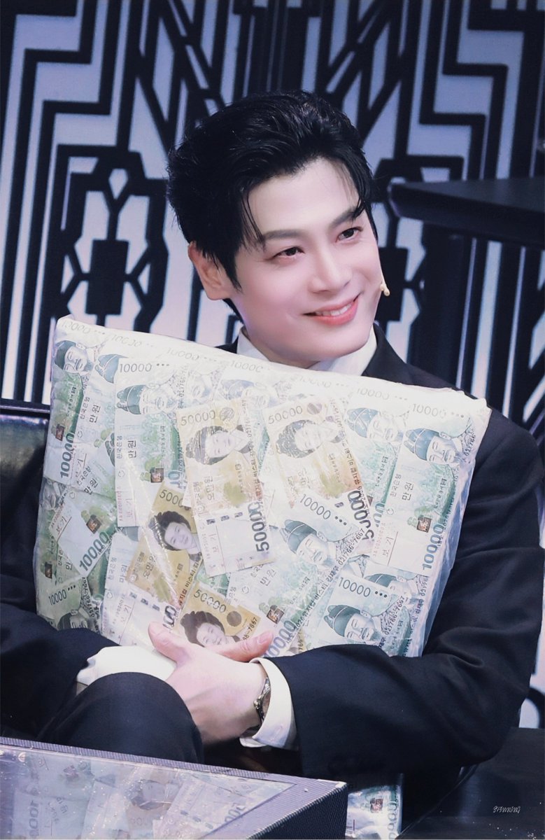 𝐒𝐏𝐈𝐍 tweet media