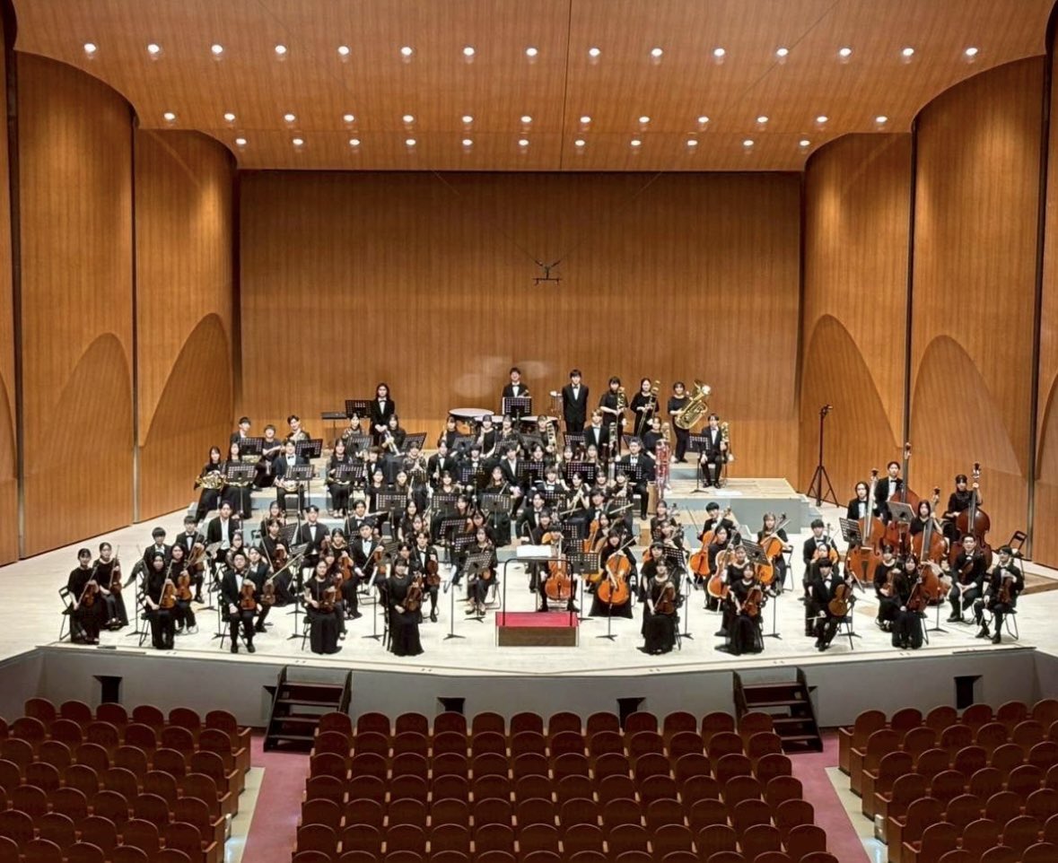 F_Murakami_'s tweet photo. ゐのはな音楽部第8回春季定期演奏会！ゐのはな生活6年目の今年は、改修されたちょっといい匂いの県文にてブラームスの4番でした。紆余曲折ありながらも全員で力を合わせて本番に向かう姿に大学オケの尊さと魅力を改めて感じました。練習も本番もいい時間でした！また来年もよろしくお願いします！ https://t.co/fz78mPWOI5