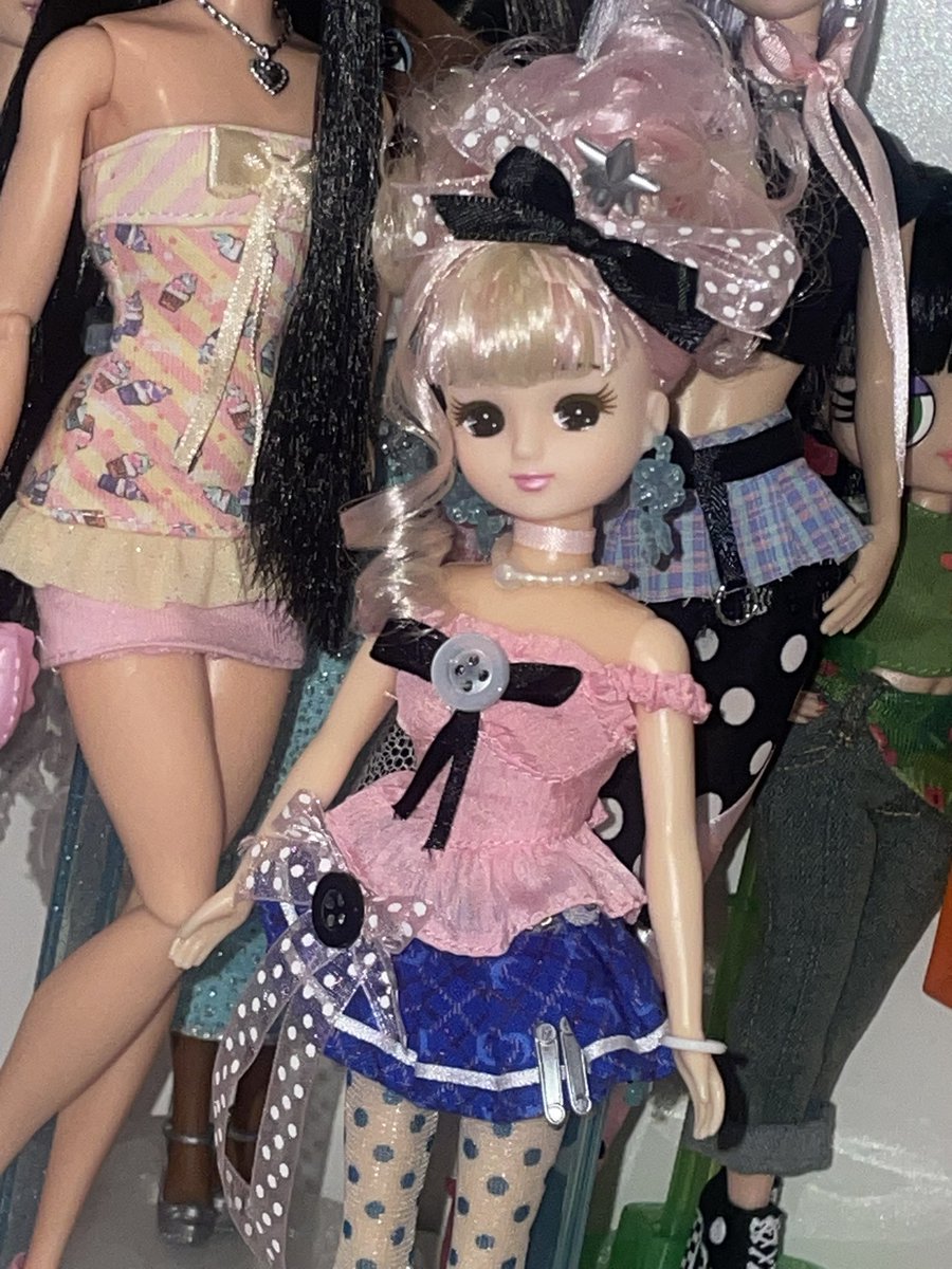 dolliimochii tweet media