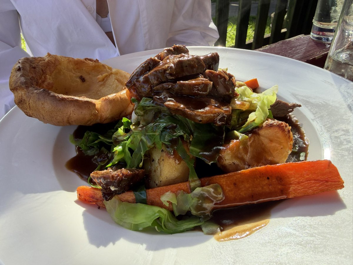 Adam Brooks AKA EssexPR 🇬🇧 tweet media