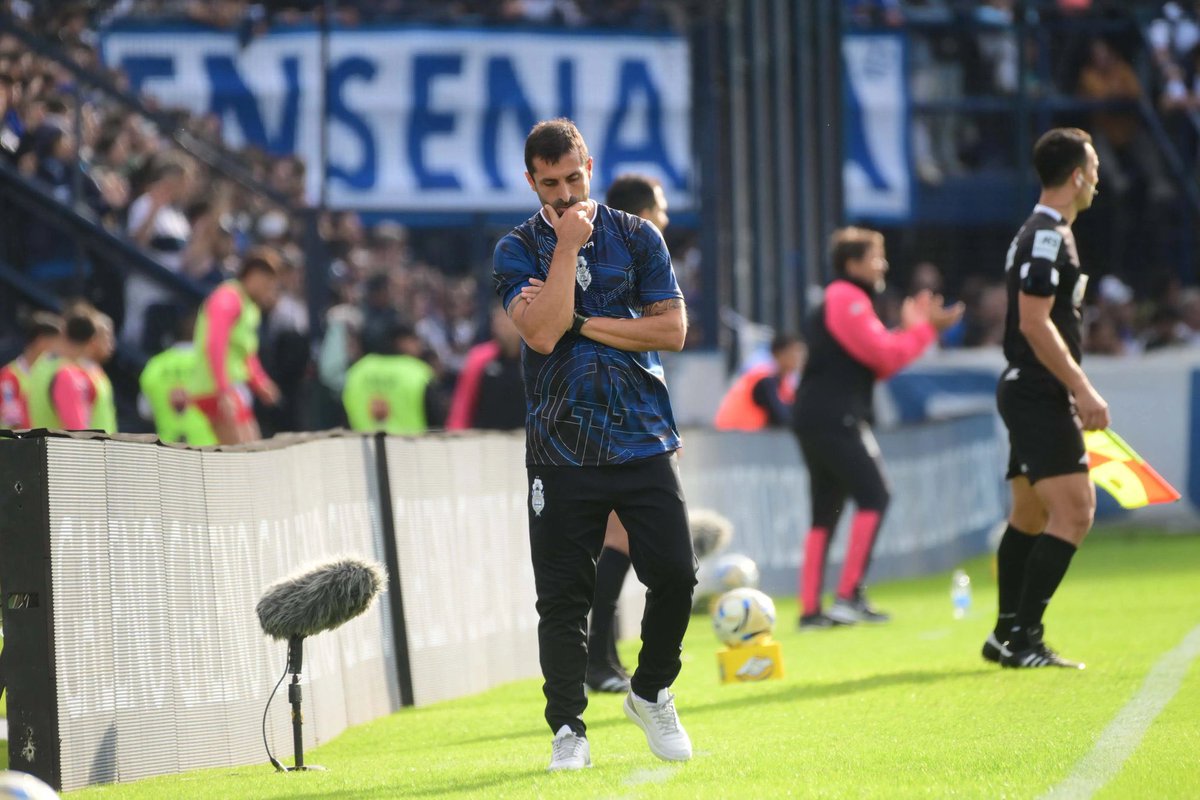 TriperoFiel22_'s tweet photo. Gran referente, te hiciste cargo y nos llevaste a semis, no te puedo juzgar, buena suerte y hasta luego, lucho 💙 https://t.co/ioSQfCx9CW