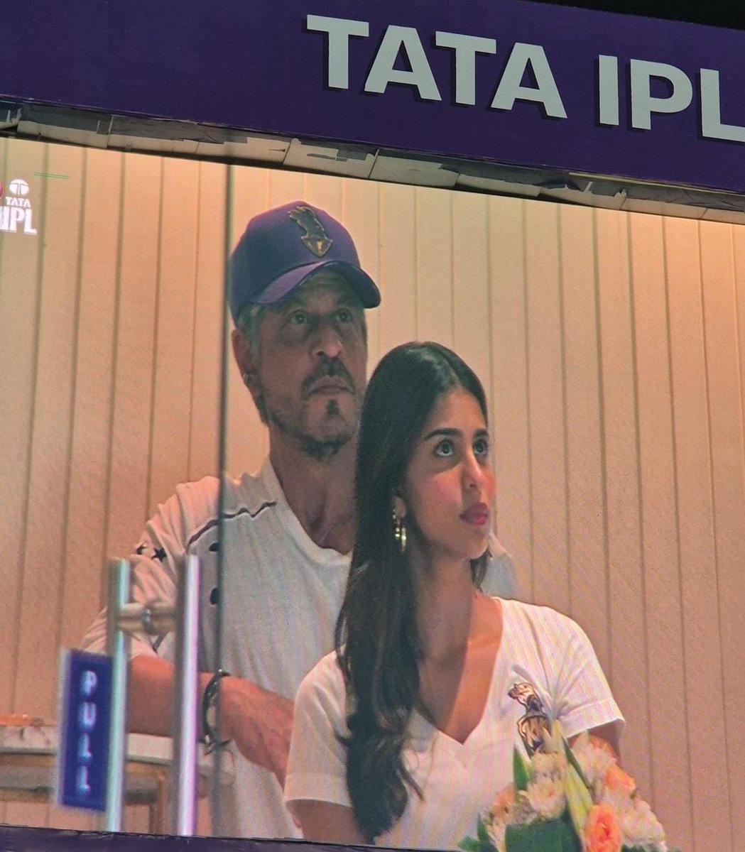 teamsrkfc's tweet photo. [More Pics]: King Shah Rukh Khan with Princess Suhana Khan and Venky Mysore at Eden Gardens to support KKR 💜

@iamsrk @KKRiders

#ShahRukhKhan #SRK #TeamShahRukhKhan #SuhanaKhan #IPL2026 https://t.co/I4YAPLeP9X
