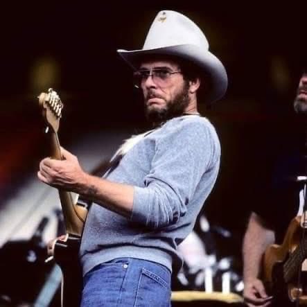 Hunter7___'s tweet photo. #MerleMonday https://t.co/LonYotuh6M
