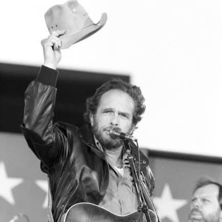 Hunter7___'s tweet photo. #MerleMonday https://t.co/LonYotuh6M