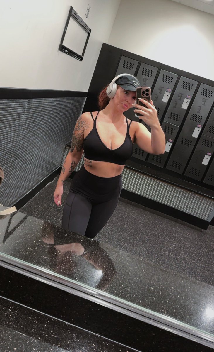 MsSavage tweet media